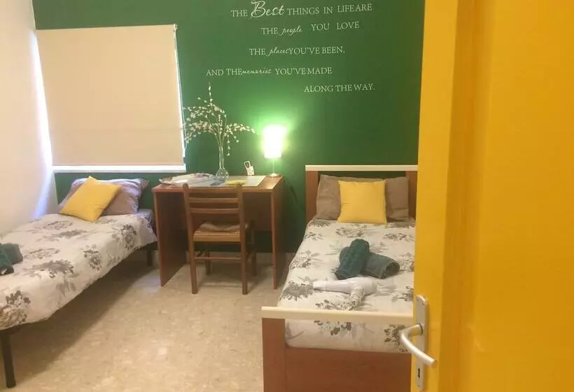 تختخواب و صبحانه Maltese Rooms