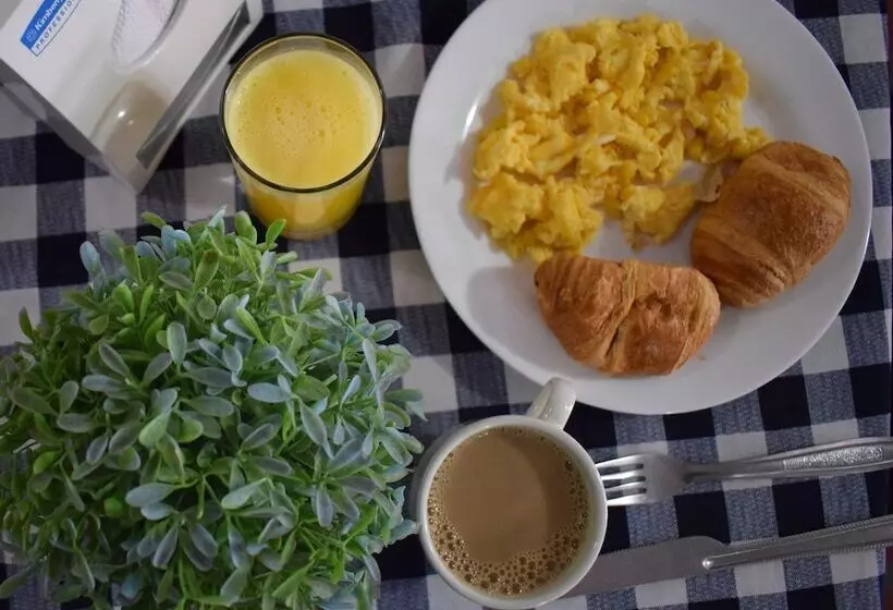 ホテル Avenida 3 Real En El Norte De Cali