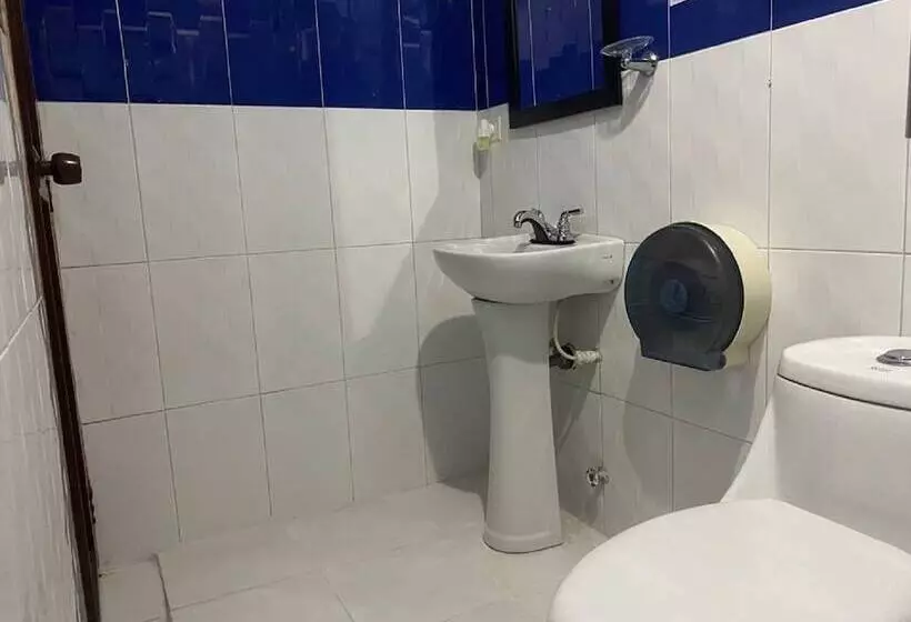 ホテル Avenida 3 Real En El Norte De Cali