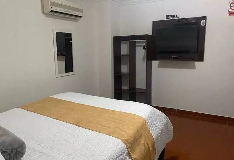 ホテル Avenida 3 Real En El Norte De Cali