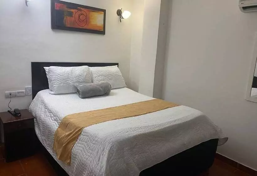 ホテル Avenida 3 Real En El Norte De Cali