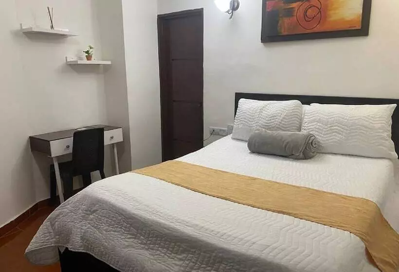 ホテル Avenida 3 Real En El Norte De Cali