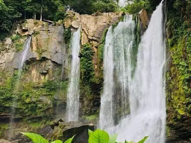 Hotelli Cabinas D’val