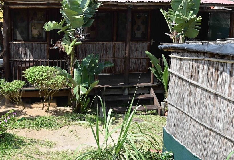 酒店 Gamboozini Lodge