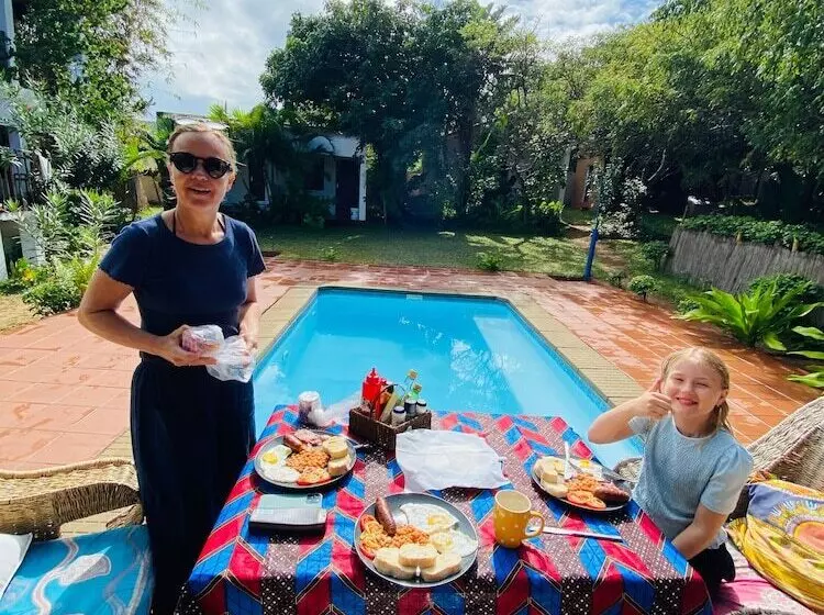 Hotelli Gamboozini Lodge