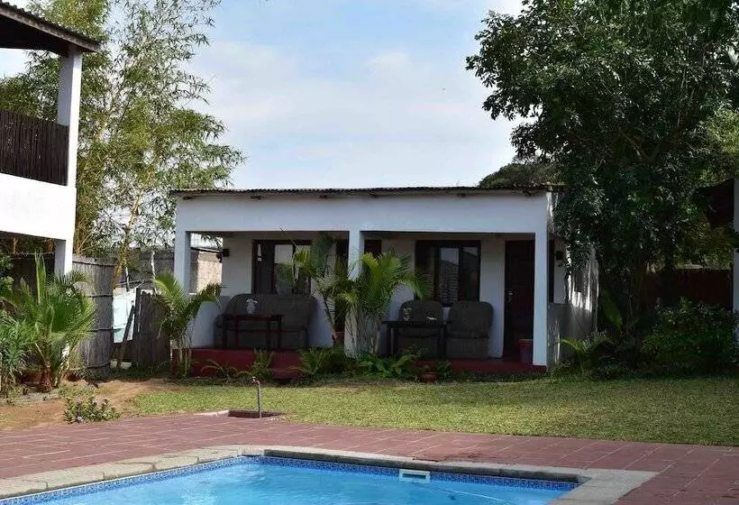 Hotelli Gamboozini Lodge