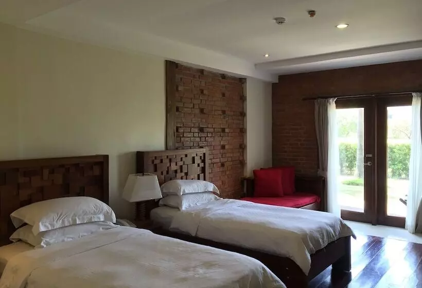 Mango Valley Hotel 2