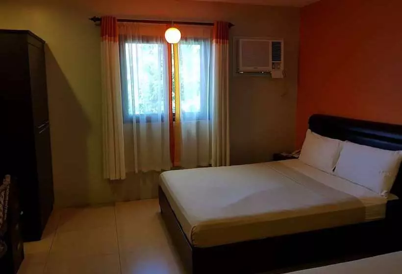 هتل Subic Pearl