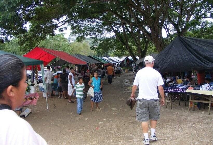 هاستل Lower Dover Jungle Lodge & Maya Ruins