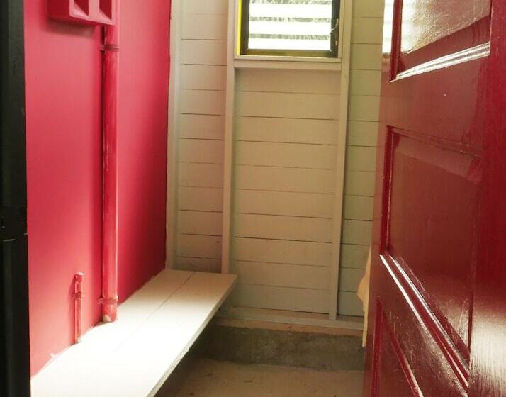 هاستل Lower Dover Jungle Lodge & Maya Ruins