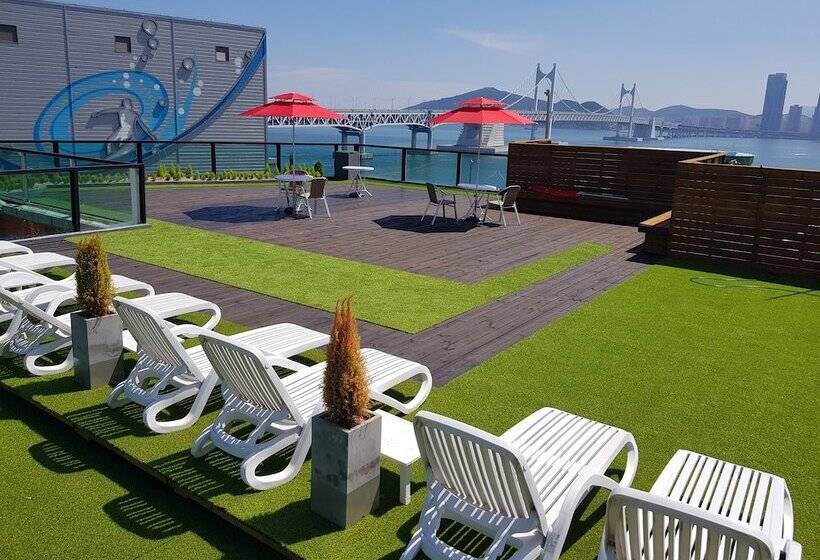 The Blue Guesthouse   Hostel