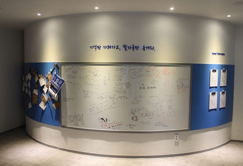 The Blue Guesthouse   Hostel