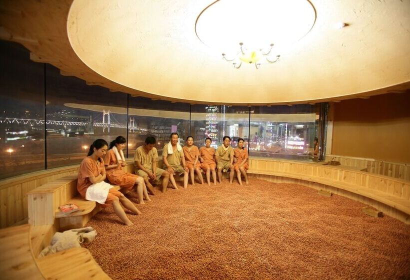 The Blue Guesthouse   Hostel