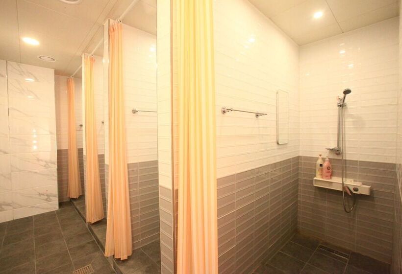 The Blue Guesthouse   Hostel