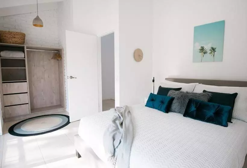 Unit 4 Weyba Lodge Noosa
