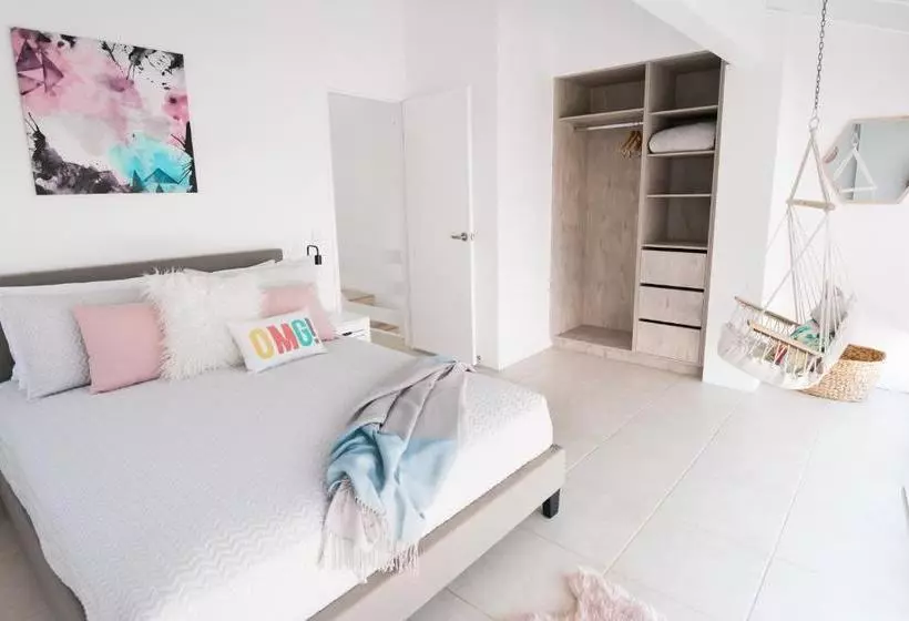 Unit 4 Weyba Lodge Noosa
