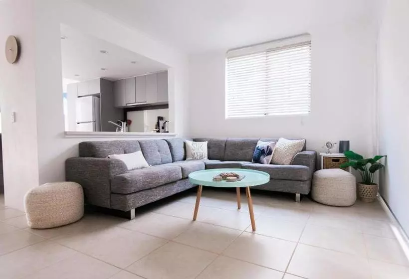 Unit 4 Weyba Lodge Noosa