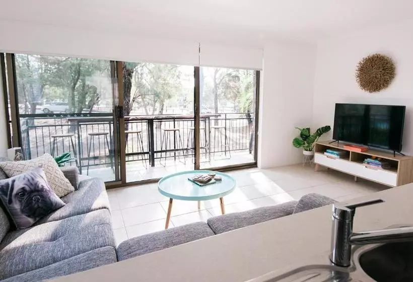 Unit 4 Weyba Lodge Noosa