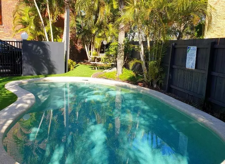 Unit 4 Weyba Lodge Noosa