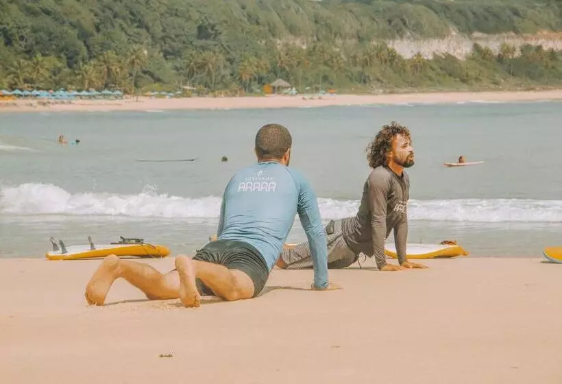 ユースホステル Surfcamp Arara