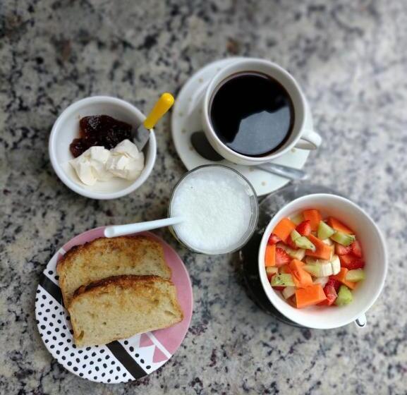 هاستل Surfcamp Arara