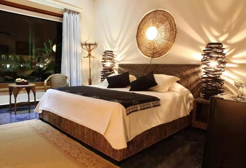 Hotelli Y Spa Santa Fe Colonial