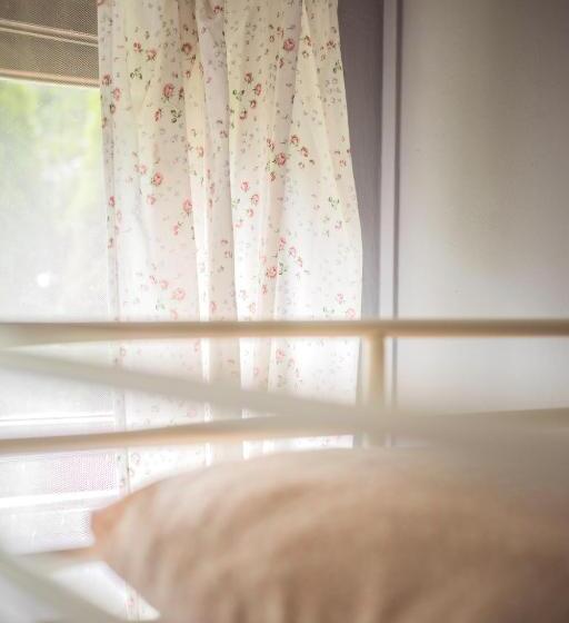 4 Couples & 4 Friends Hostel