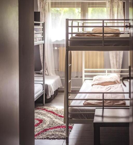 4 Couples & 4 Friends Hostel