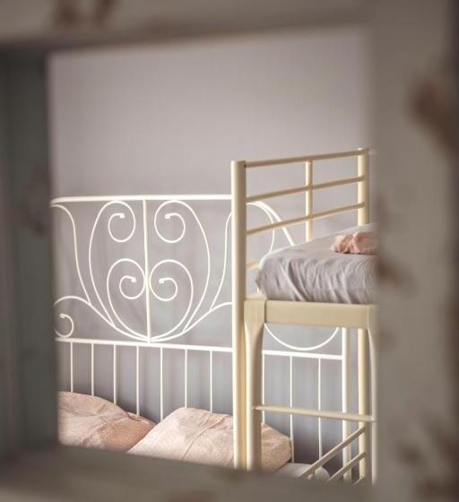 4 Couples & 4 Friends Hostel