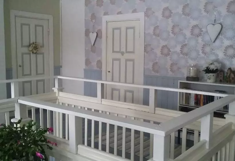 ベッドアンドブレックファースト Villa Rauhasalo