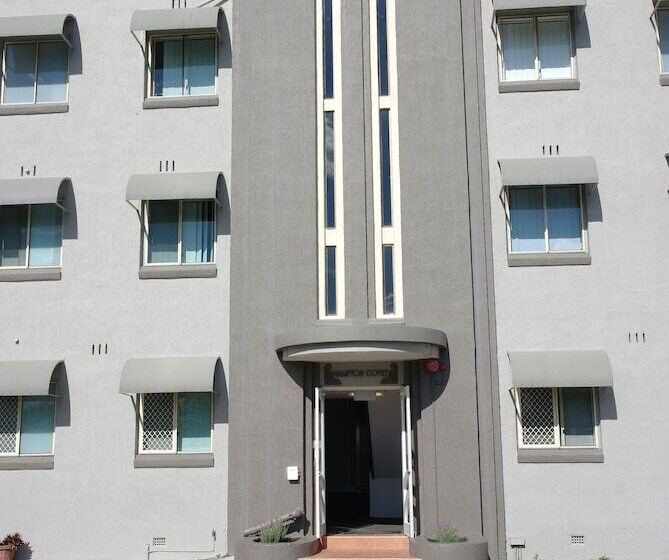 Hampton Court Apartments