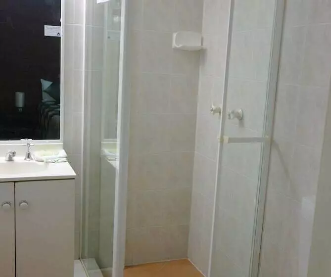 Hampton Court Apartments