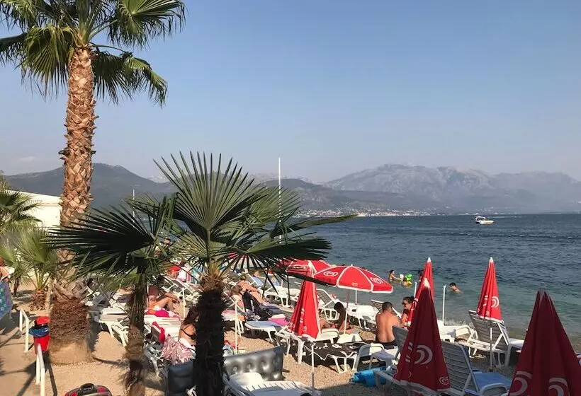 هتل Azzurro