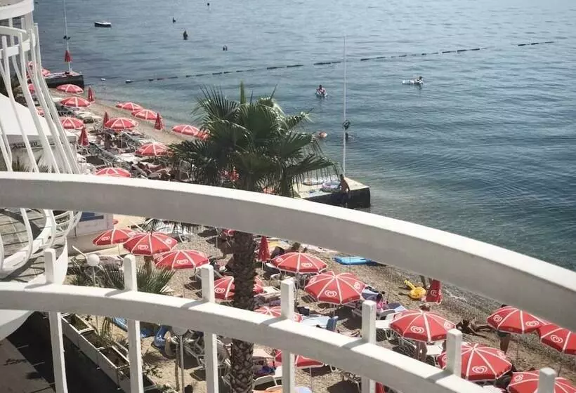 هتل Azzurro