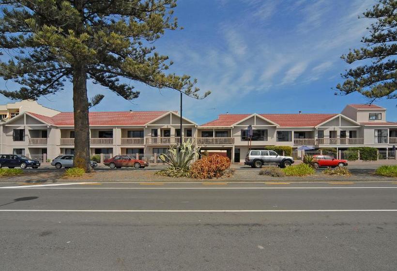 モーテル Edgewater Motor Lodge