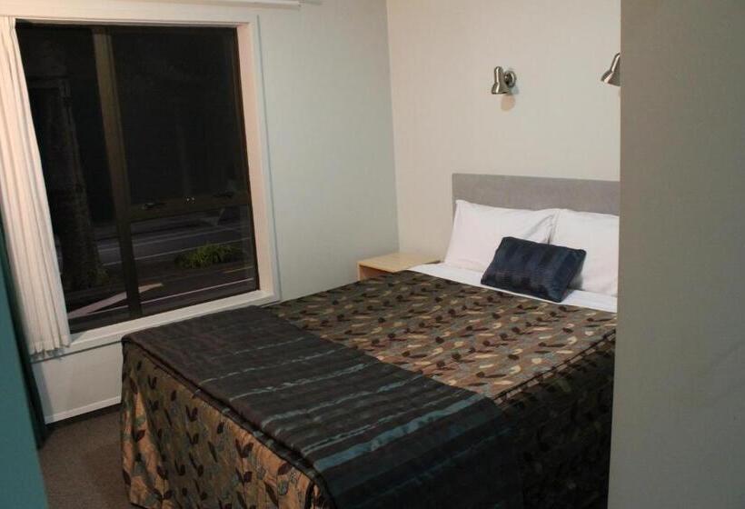 モーテル Edgewater Motor Lodge