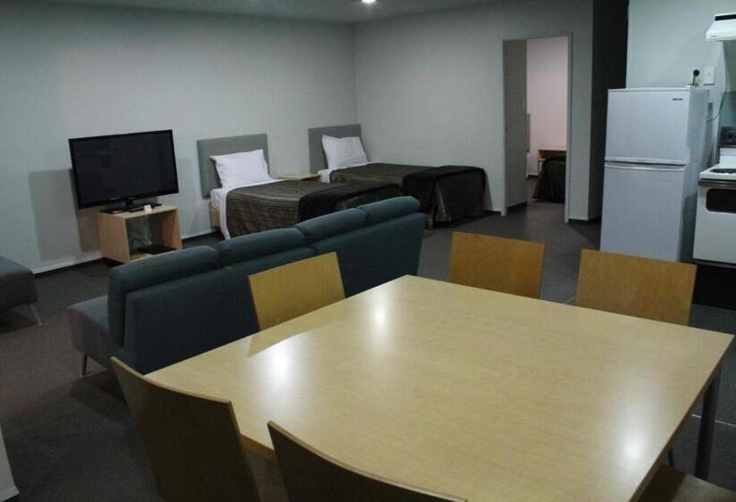 モーテル Edgewater Motor Lodge