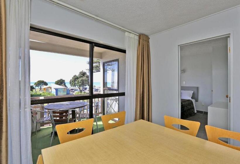 モーテル Edgewater Motor Lodge