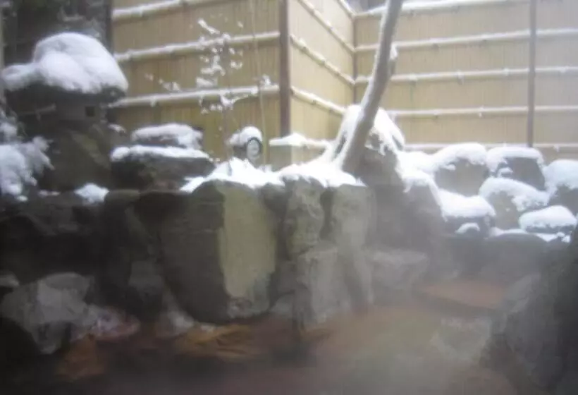 Nozaru Onsen Hostel