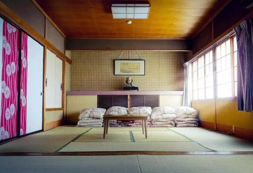 Nozaru Onsen Hostel