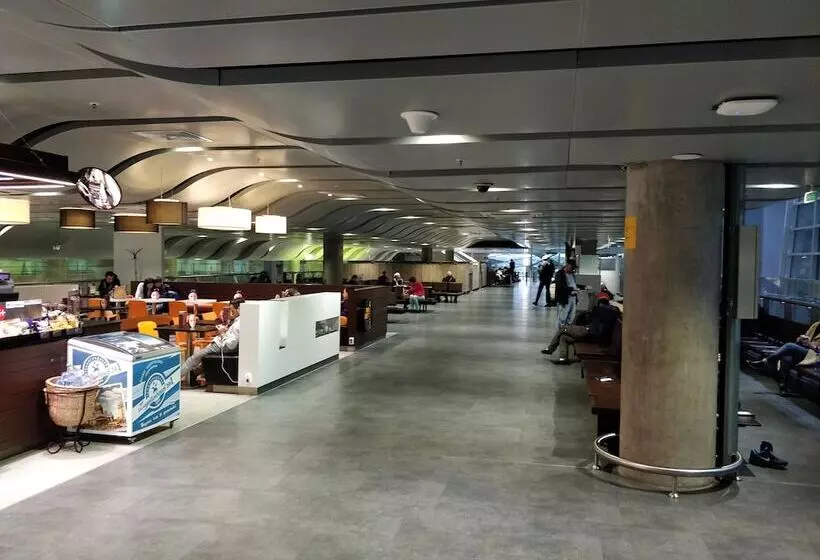 Retkeilymaja Capsule Hotel Pulkovo