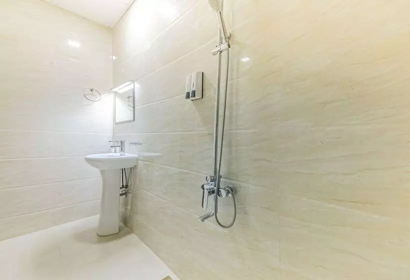 هتل Alpha Suites