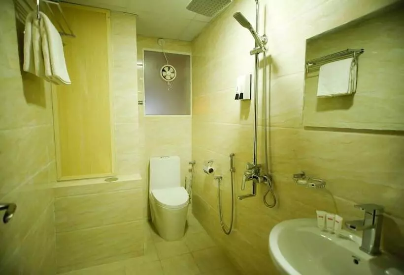 هتل Alpha Suites