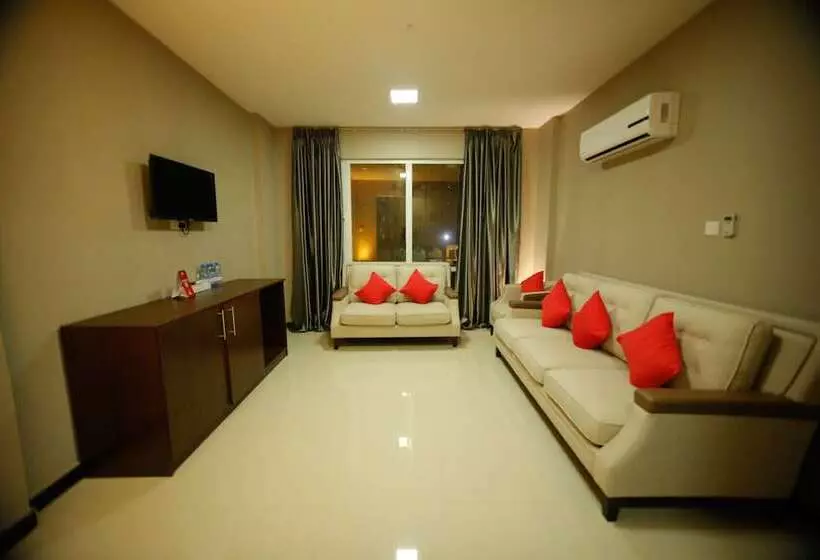 هتل Alpha Suites