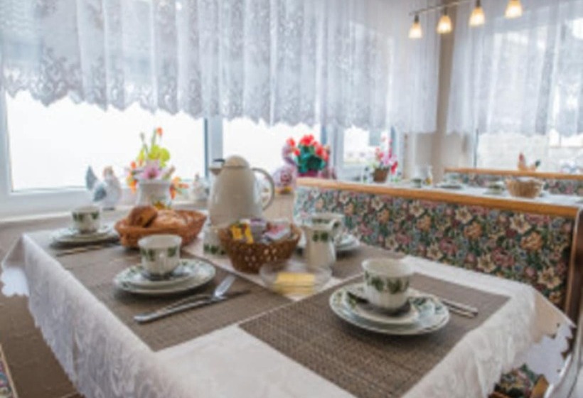 Hotelli Pension Tannenhof