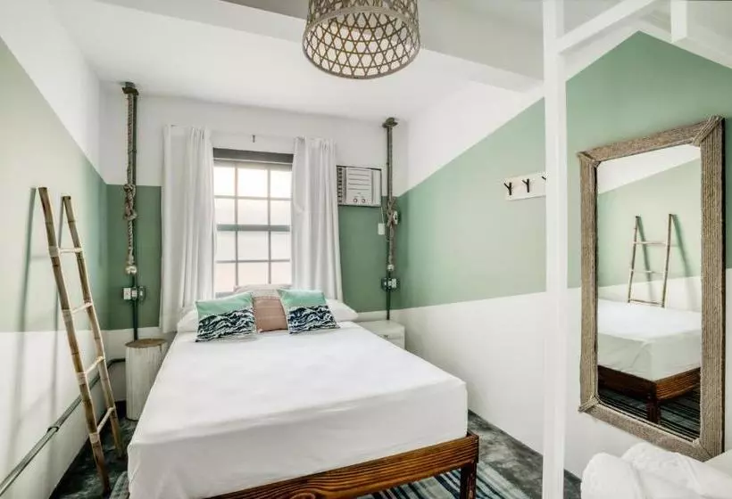 ホテル Selina Floripa