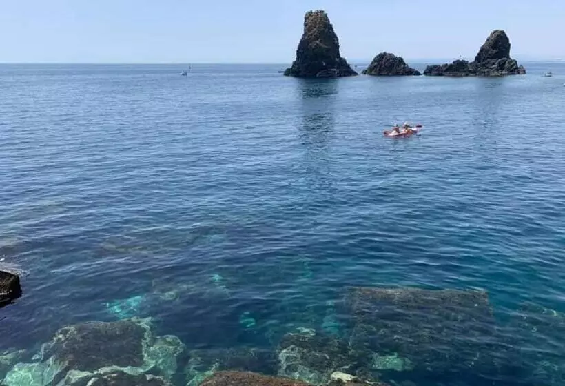 Majatalo Cesare S Guests Acitrezza