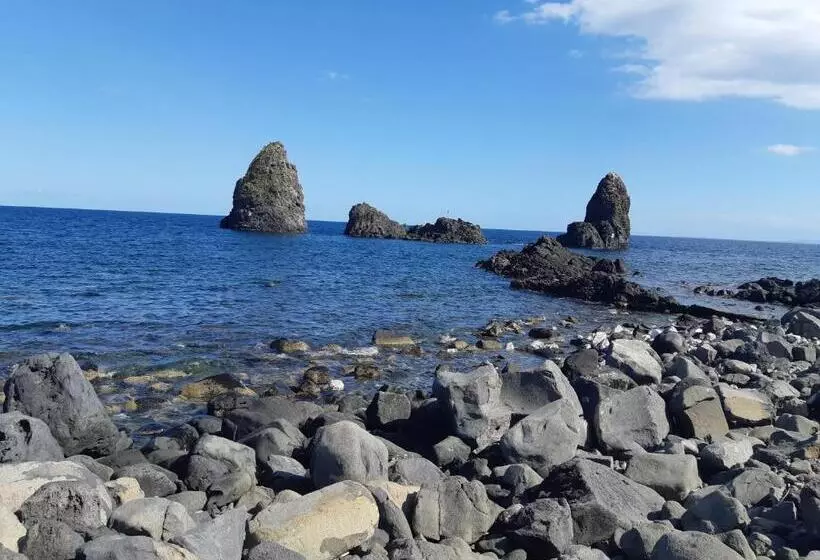 Majatalo Cesare S Guests Acitrezza