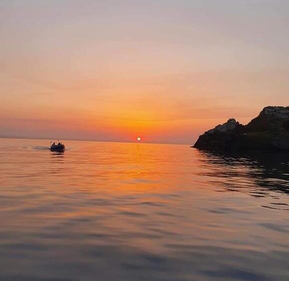 پانسیون Cesare S Guests Acitrezza