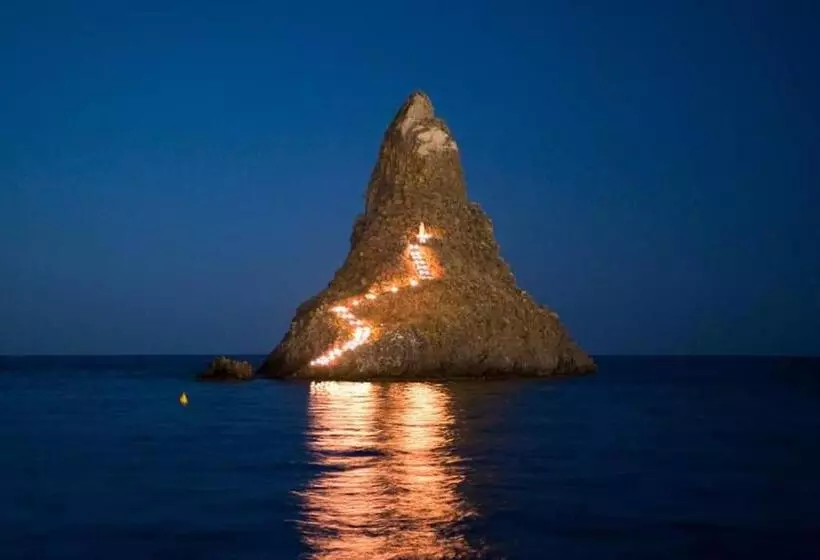 Majatalo Cesare S Guests Acitrezza